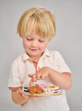 Load image into Gallery viewer, Teatime Biscuit Plate