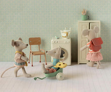 Load image into Gallery viewer, Little Sister Mouse with Bag - Maileg