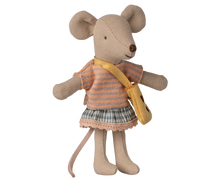 Load image into Gallery viewer, Little Sister Mouse with Bag - Maileg