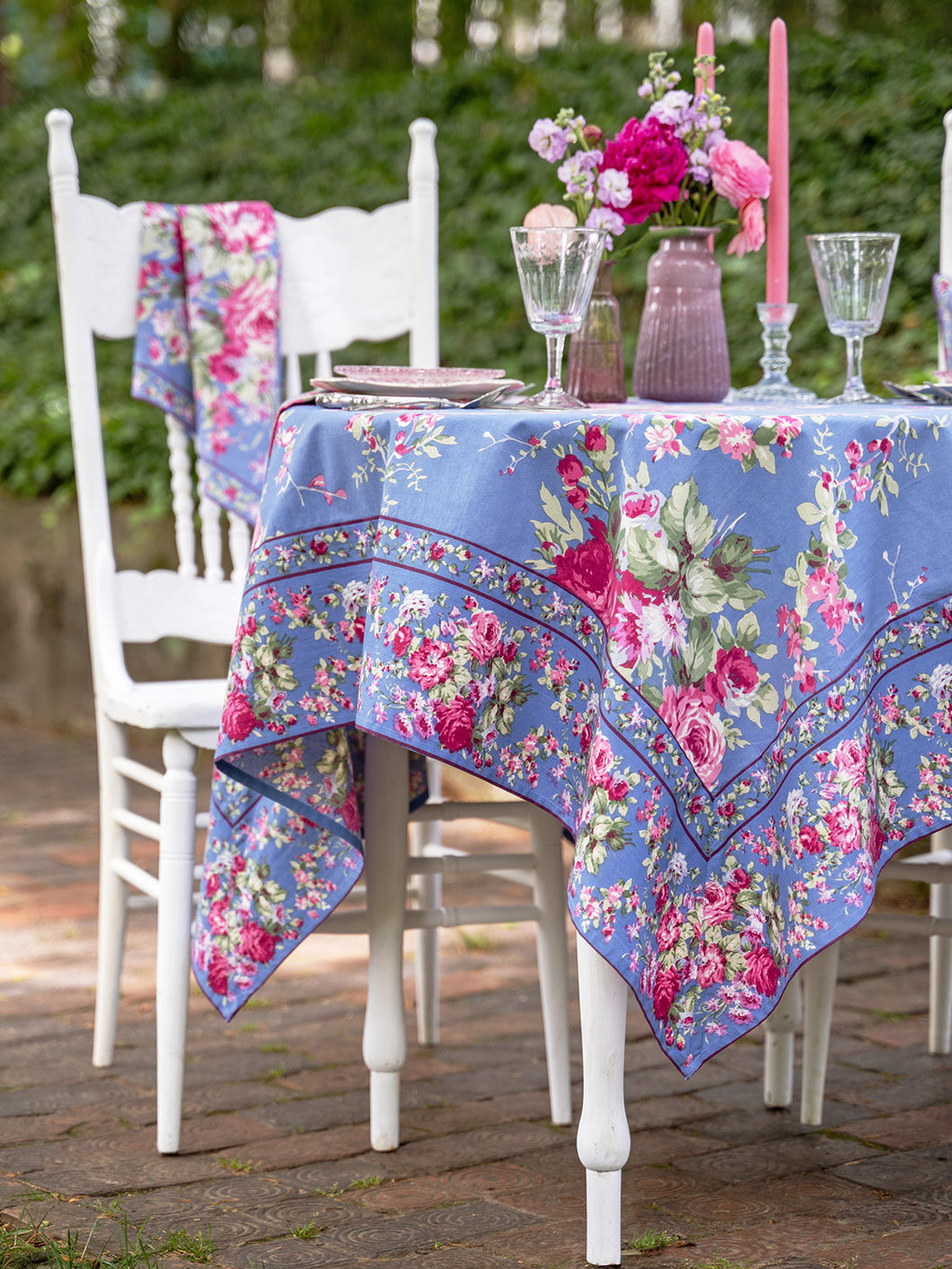 April Cornell - Wedgewood Blue Cottage Rose Tablecloth
