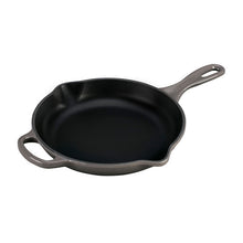 Load image into Gallery viewer, Le Creuset Signature Skillet - 9"