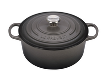 Load image into Gallery viewer, Le Creuset Round Dutch Oven - 5.5 QT