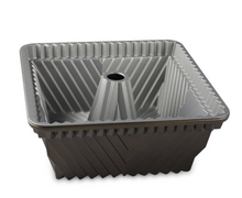 Load image into Gallery viewer, Nordic Ware Bundt Pan - Bundt Squared