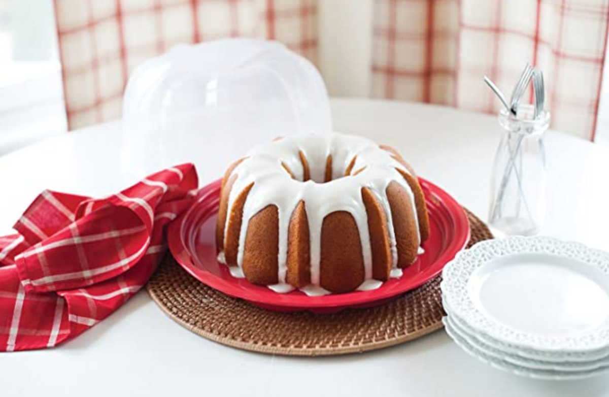 Nordic Ware Cake Keeper - Twist and Lock – At Home Store Fairfield