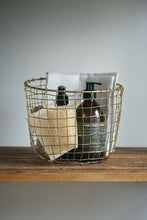 Load image into Gallery viewer, Wire Basket Round (M)
