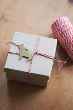 Load image into Gallery viewer, Brass Cat Ornament
