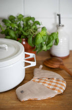 Load image into Gallery viewer, Bird Pot Holder - Assorted Colors

