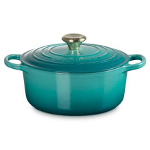 Load image into Gallery viewer, Le Creuset Signature Round Dutch Oven - 4.5 qt
