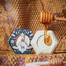 Load image into Gallery viewer, NEW Goats Milk Honey Soap 3.5 oz - Gift Box
