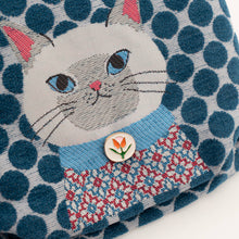 Load image into Gallery viewer, Kusuguru Japan "Honey Bean Princess" Jacquard Pouch
