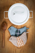 Load image into Gallery viewer, Bird Pot Holder - Assorted Colors
