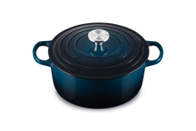 Load image into Gallery viewer, Le Creuset Round Dutch Oven - 5.5 QT
