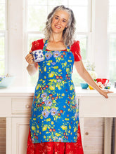 Load image into Gallery viewer, April Cornell Penny&#39;s Patio Blue Chef&#39;s Apron
