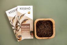 Load image into Gallery viewer, Hojicha White Chocolate Bar - Kesshō
