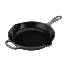 Load image into Gallery viewer, Le Creuset Signature Skillet - 10.25&quot;
