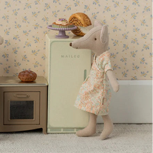 Load image into Gallery viewer, Dress for Mum Mouse - Maileg
