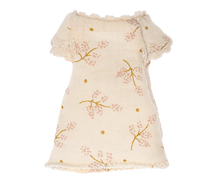 Load image into Gallery viewer, Nightgown for Little Sister Mouse - Maileg
