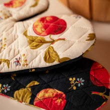 Load image into Gallery viewer, April Cornell - Apple Oven Mitt
