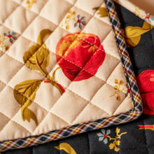 Load image into Gallery viewer, April Cornell - Apple Potholder, Set of 2
