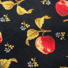 Load image into Gallery viewer, April Cornell - Apple Tablecloth - Black
