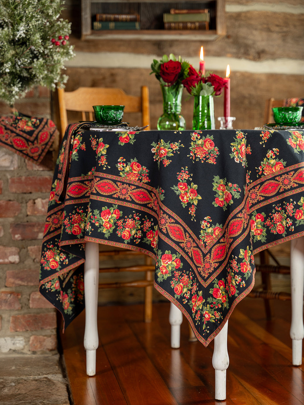 April Cornell – Estella Tablecloth, Black