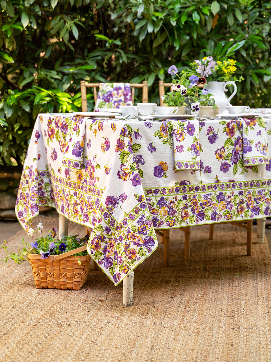 April Cornell – Pansies Tablecloth, Ecru