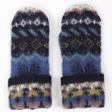Load image into Gallery viewer, Icelandic Wool Mittens - Dark Blue
