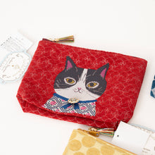 Load image into Gallery viewer, Kusuguru Japan "Honey Bean Princess" Jacquard Pouch
