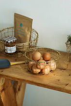 Load image into Gallery viewer, Small Round Wire Basket (gold wire)
