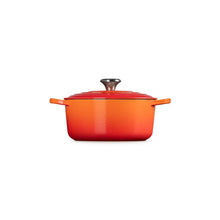 Load image into Gallery viewer, Le Creuset Signature Round Dutch Oven - 4.5 qt
