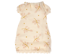 Load image into Gallery viewer, Nightgown for Big Sister Mouse - Maileg

