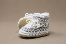 Load image into Gallery viewer, Padraig Slippers
