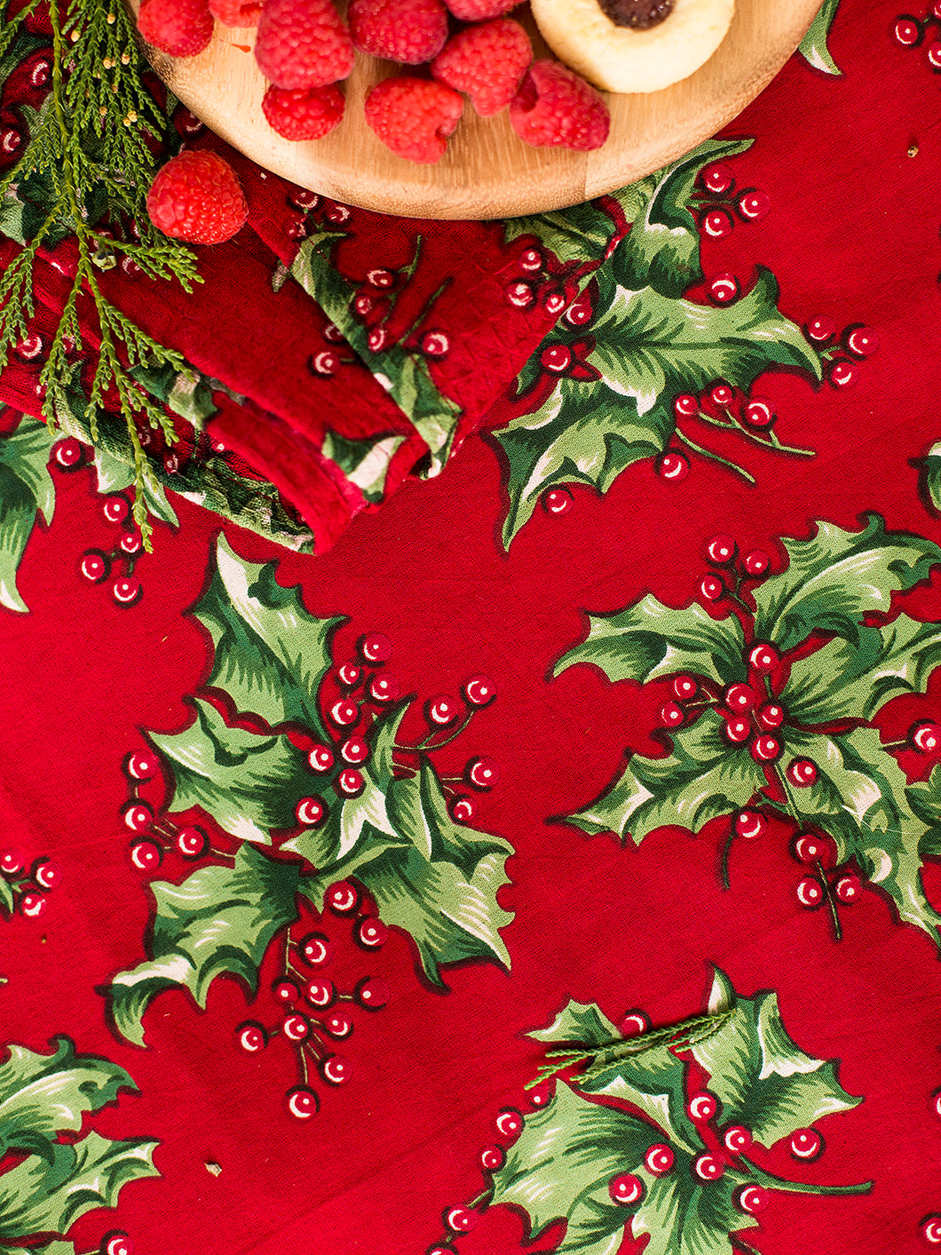 April Cornell - Holly Tablecloth Red