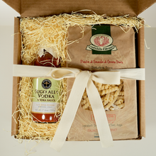 Load image into Gallery viewer, Italian Supper Gift Basket
