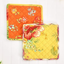 Load image into Gallery viewer, April Cornell - Tuscan Patchwork - Potholder

